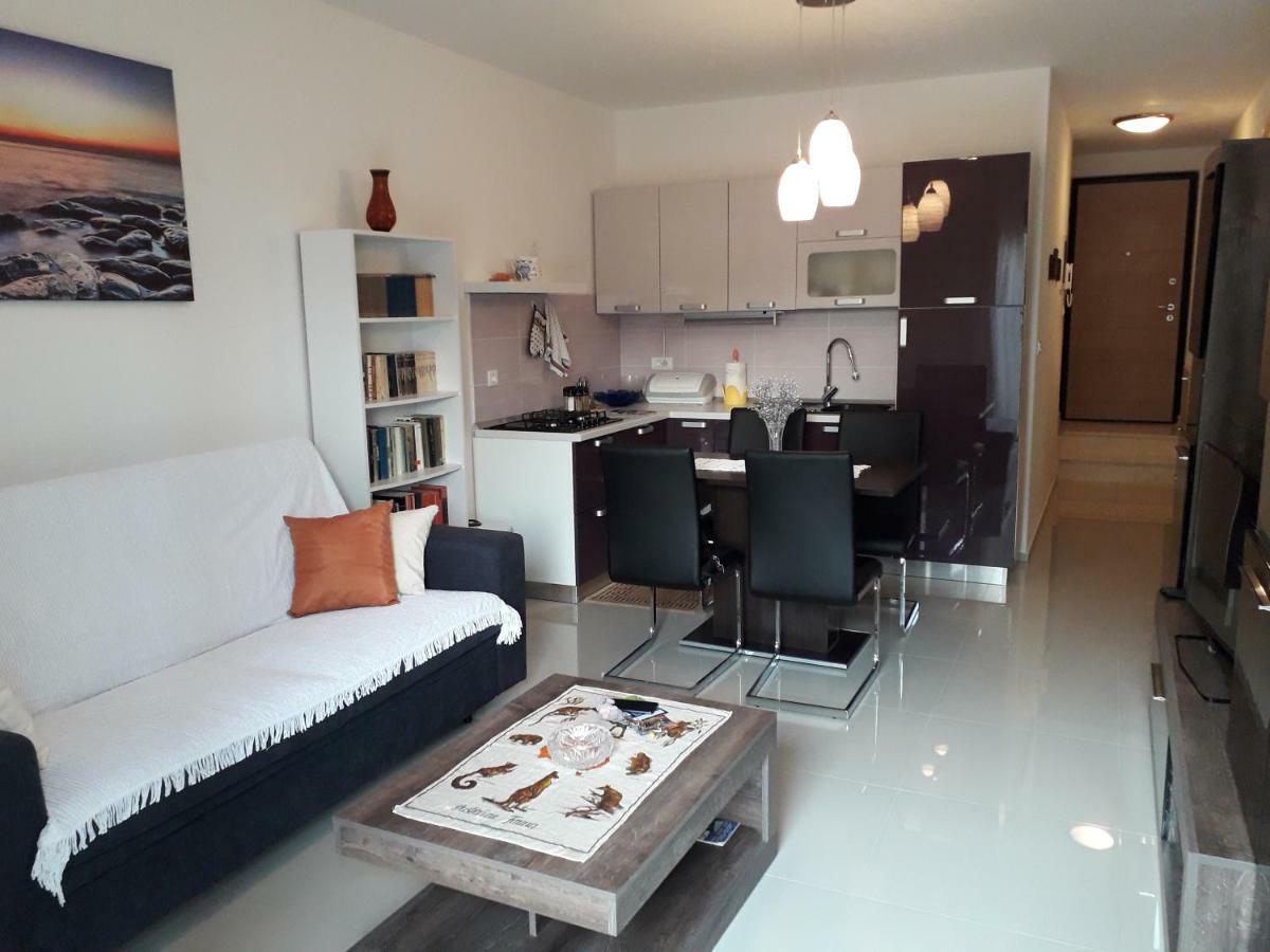 Appgiulia Apartment Pula Exterior photo